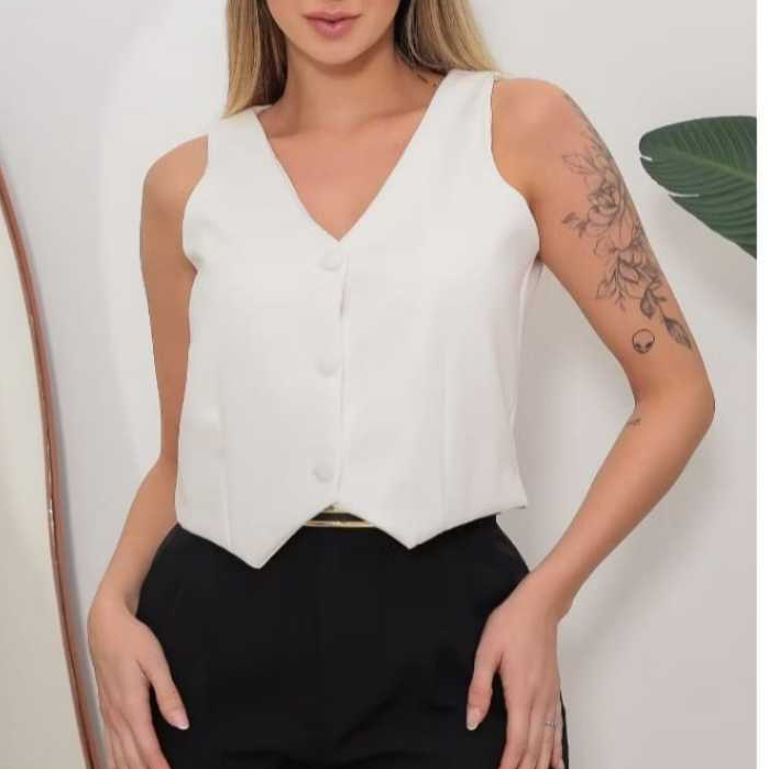 Colete Alfaiataria Feminino Curto com Botão Encapado