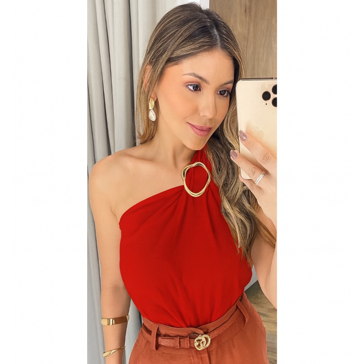 Blusa Feminina Decote de Um Obro Só Manga Mula Manca Com Fivela Elegante Casual , Básica Verão.