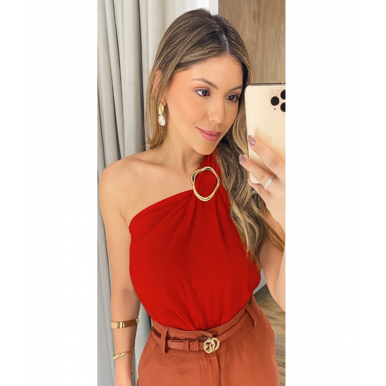 Blusa Feminina Decote de Um Obro Só Manga Mula Manca Com Fivela Elegante Casual , Básica Verão.