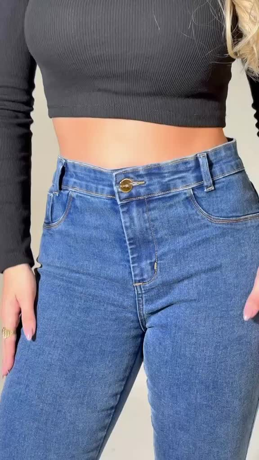 Calça Jeans Feminina Flare Marmorizada Lycra Modelagem Empina Bumbum Barra Desfiada