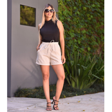 Short de linho barra dobrada
