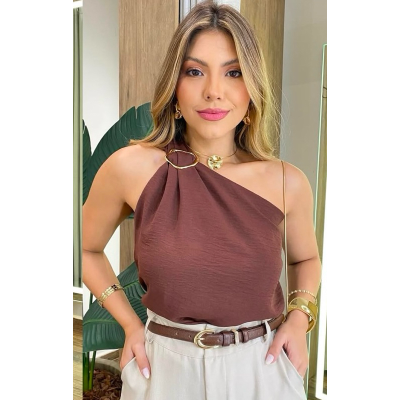 Blusa Feminina Decote de Um Obro Só Manga Mula Manca Com Fivela Elegante Casual , Básica Verão.